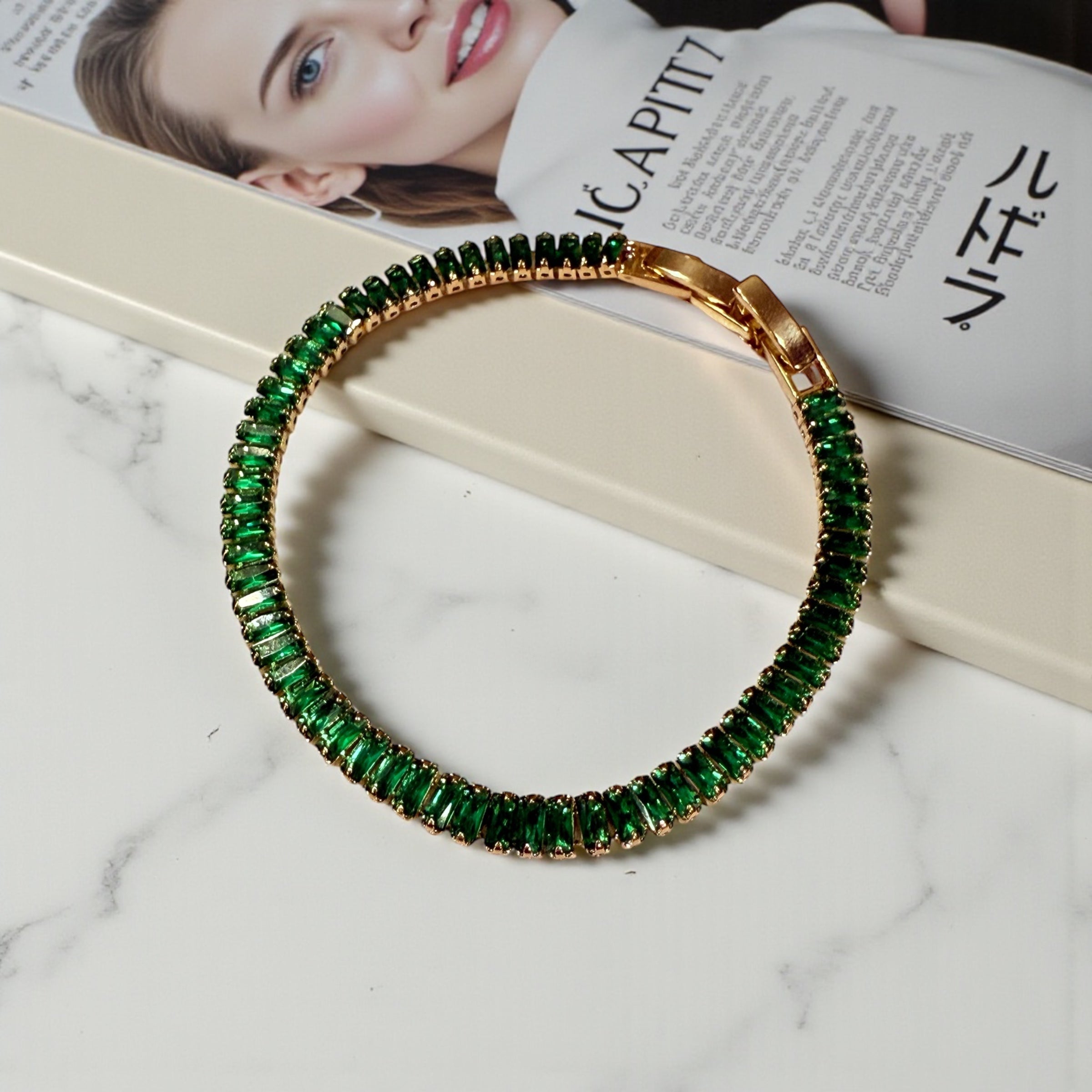 Esmera Chain Bracelet - Golden